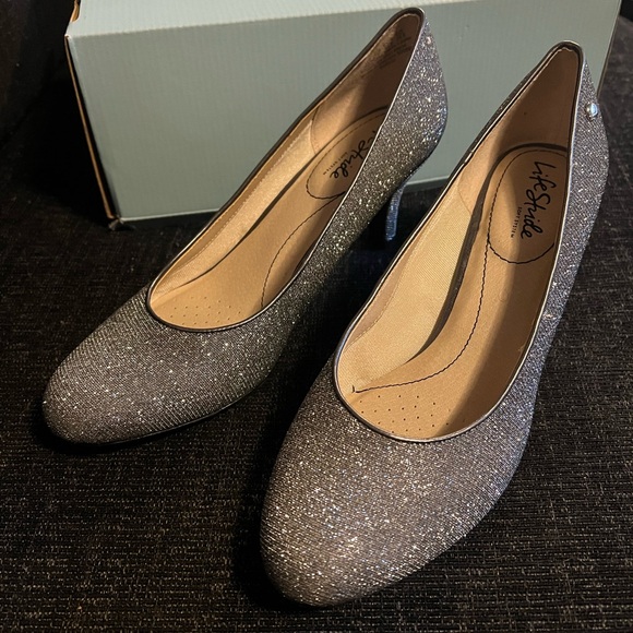 9.5M Silver Heels - Picture 3 of 4